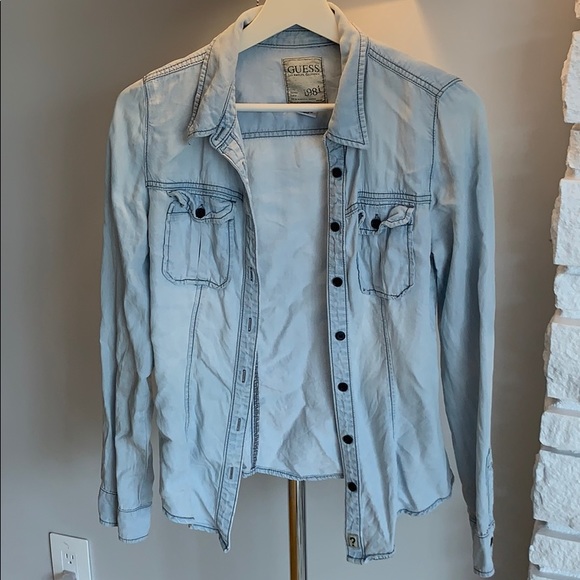 Light jean Blue Guess LosAngela’s button up shirt - Picture 1 of 6